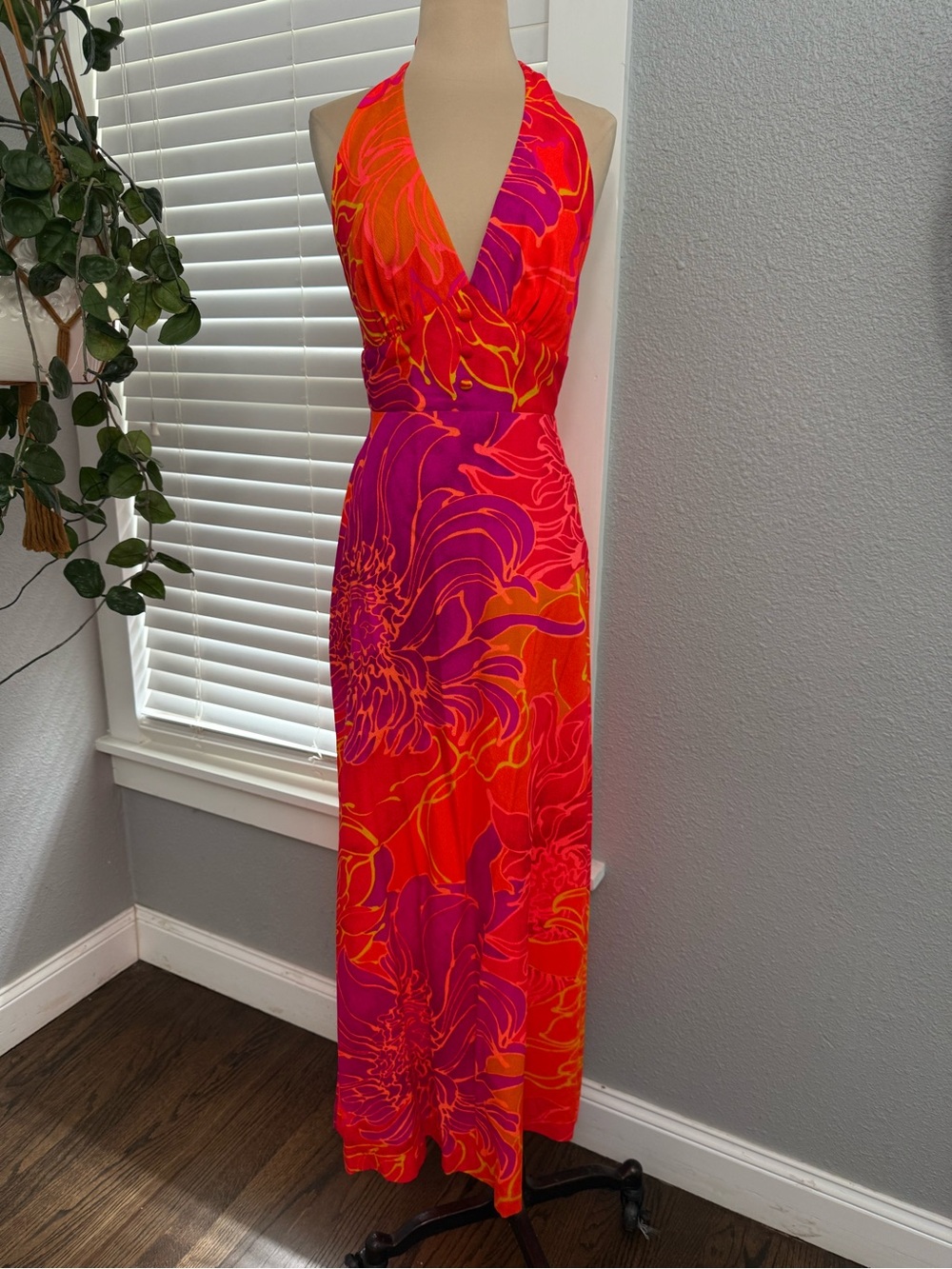 Vintage Lilia Honolulu Vibrant Halter Floral Maxi Dress Size 7/8